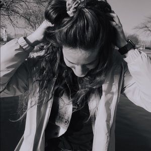 Meet your Posher, Elaine